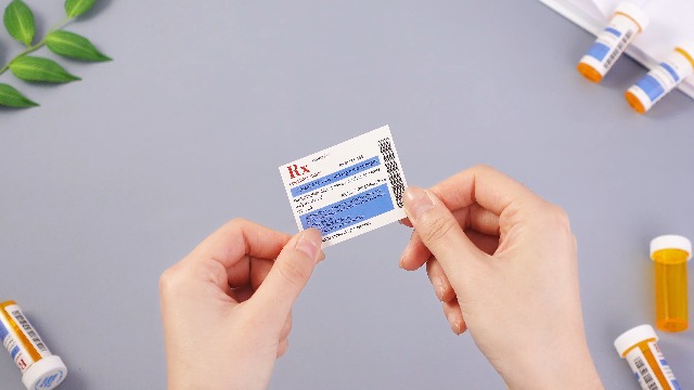 Kigeli 60 Pcs Nurse Favors Medication Pill Bottle Labels Pill Stickers Nursing Pharmacist Party Supplies Registered BSN RN Pharmd Gift for School College (Graduation)