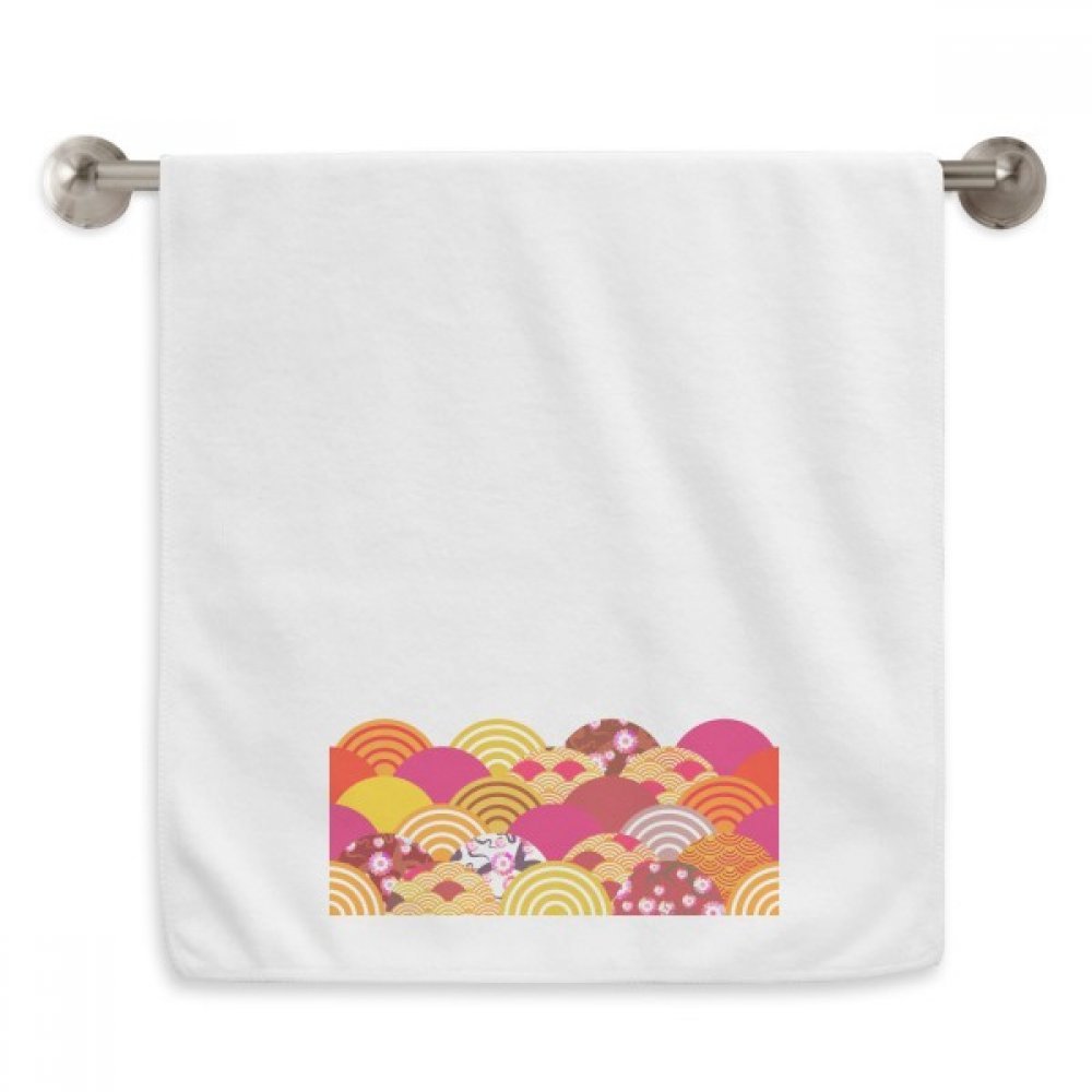 Serviette moelleuse blanche géométrie Sakura 13x29 pour un confort d'exception