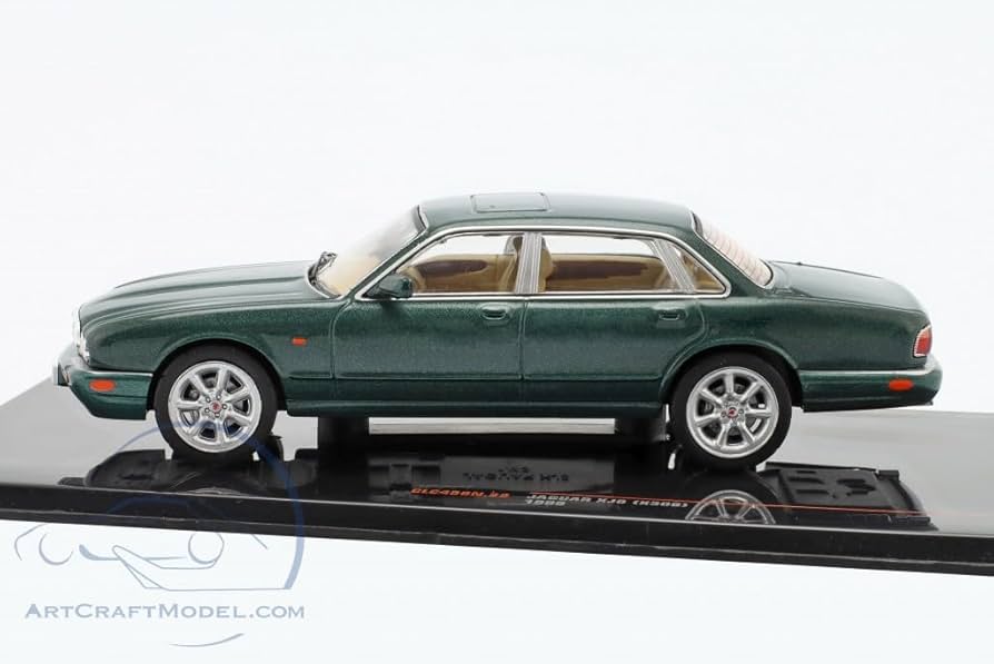 DVC490Y ジャガーダークグリーン ミニカー DVC490Y ジャガーダークグリーン ミニカー ミニカー