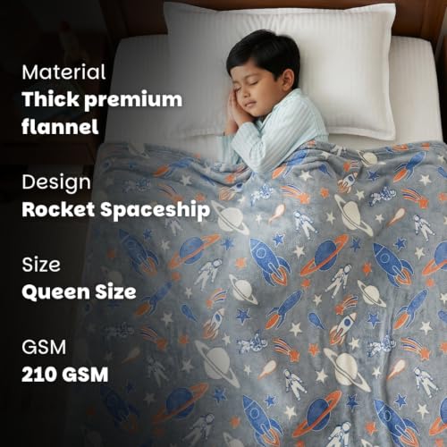 Image of Famyo Queen Size Glow in The Dark Blanket for Kids - Rocket | 200x152 cm, 0-15 Years | Soft Flannel Fleece Throw | Cozy & Warm All-Season Glow Blanket | Ideal Gift for Boys & Girls (Grey) | Soft Flannel Throw, Cozy All-Season Fleece Blankets for Boys & Girls | 200 x 152 cm | Ages 0-15 Years