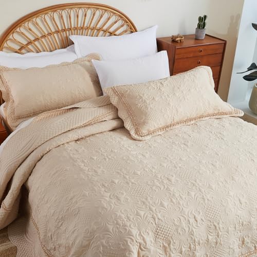 Image of EVENHUG Oversized Quilts Set King Size 3 Piece Bedding Set Reversible Bedspread with 2 Pillow Shams Coverlet Lightweight Soft Bed Cover for All Season(120 inchX128 inch,Beige)
