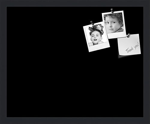 Tablero de anuncios de corcho de 21 x 17 pulgadas. Este tablero decorativo enmarcado viene con un diseño negro sólido y un marco negro satinado.