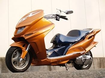 マジェスティ125 社外サイドカウル Amazon | BLESS・マジェスティ125 サイドカウル (塗装品) [ガンメタ