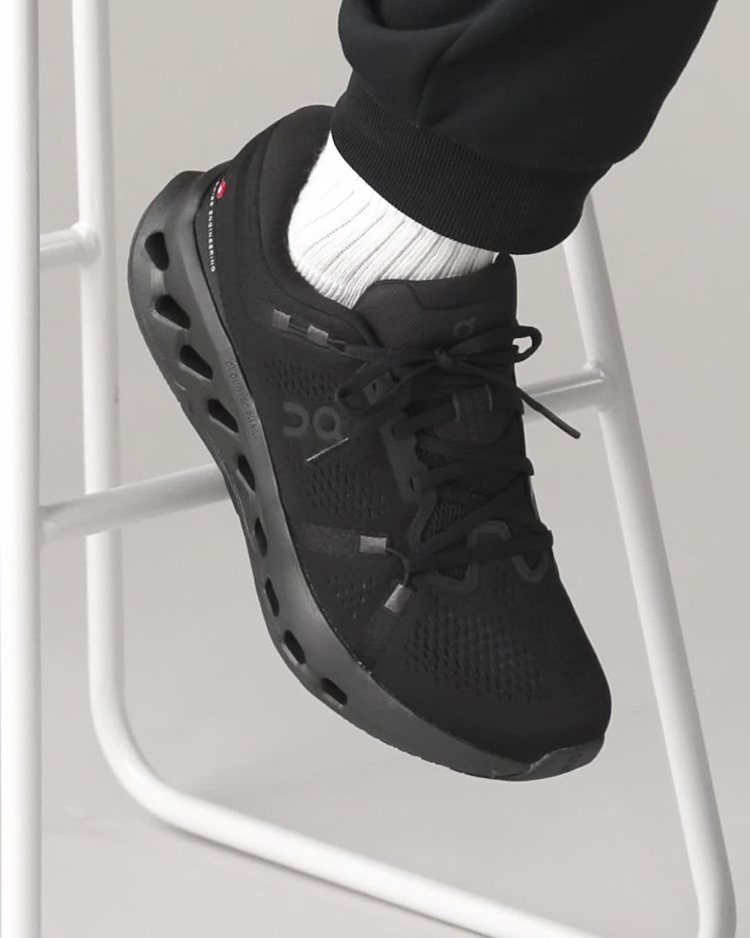 美品◎On Cloudsurfer2 ブラック23cm ランニングシューズ Amazon | [On] ランニングシューズ Cloudsurfer 2 メンズ Black