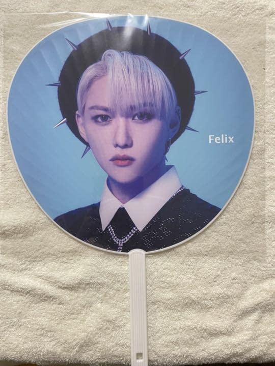 まとめ売り　ペンライト　スキズ　うちわ　トレカ　ネイルパーツ　ピリ　フィリックス まとめ売り ペンライト スキズ うちわ トレカ ネイルパーツ ピリ