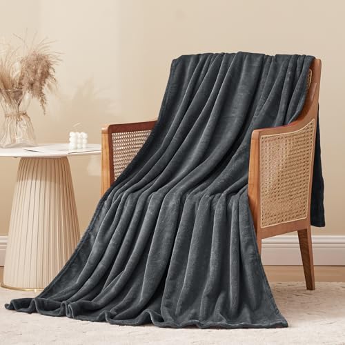 Aisbo Kuscheldecke Flauschig Decke Dunkelgrau - Fleecedecke 150x200 cm XL Warme Sofa Decke, Kuschlige Wohndecke Anthrazit Weich als Wohnzimmer Blanket Couchdecke für Winter