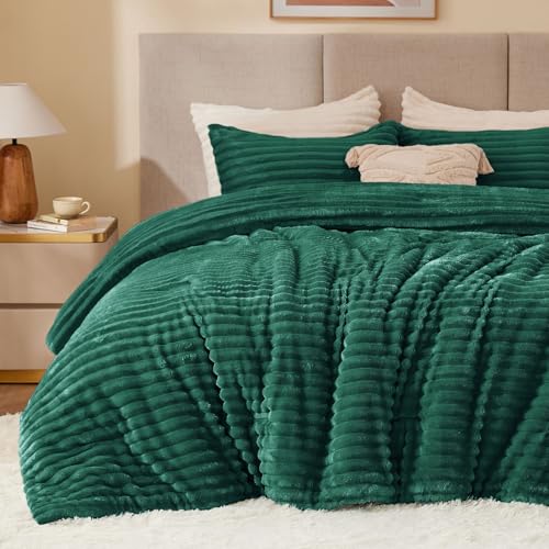 BEDELITE Fleece Queen Comforter Set -Super Soft & Warm Fluffy Dark Green Bedding, Luxury Fuzzy Heavy Bed Set for Winter with 2 Pillow Cases
