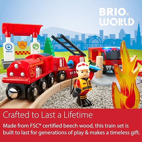 BRIO World 33815 Feuerwehr-Set - Holzeisenbahn-Set inklusive Feuerwehr-Auto mit Licht und Sound - Empfohlen für Kinder ab 3 Jahren