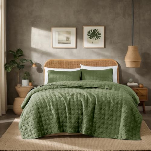 Olive Green King Size Quilt Bedding Sets with Pillow Sham, Summer Lightweight Soft Bedspread Coverlet, Farmhouse Country Textured Quilted Blanket Thin Comforter Bed Cover, 3 Pieces, 104x90 inches