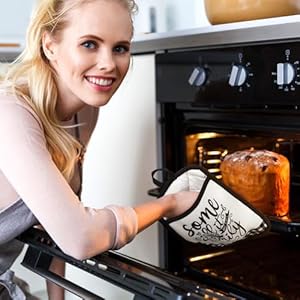 Bencailor 8 Pcs Pot Holders with Pocket Sunflower Kitchen Potholder Funny Buffalo Plaid Hot Pad Oven Mitts Cute Cookie Bag Farmhouse Oven Gloves for Kitchen Gift Baking CookingSweet Home