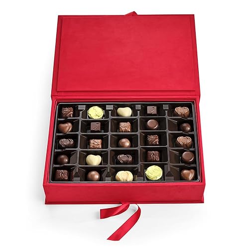 Miniatura 2 de Godiva Chocolatier Caja de regalo navideña de lujo, regalos surtidos de chocolate de Navidad, idea de cestas de regalo de dulces de Navidad, 50