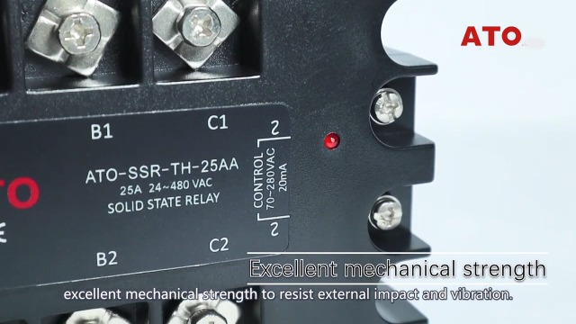 80A SSR driefasen Solid State Relais; DC naar AC, halfgeleiderrelais, 3 fasen (ingangen 3-32 VDC, uitgangen 24-480 VAC 80A SSR driefasen Solid State Relais; DC naar AC, halfgeleiderrelais, 3 fasen (ingangen 3-32 VDC, uitgangen 24-480 VAC