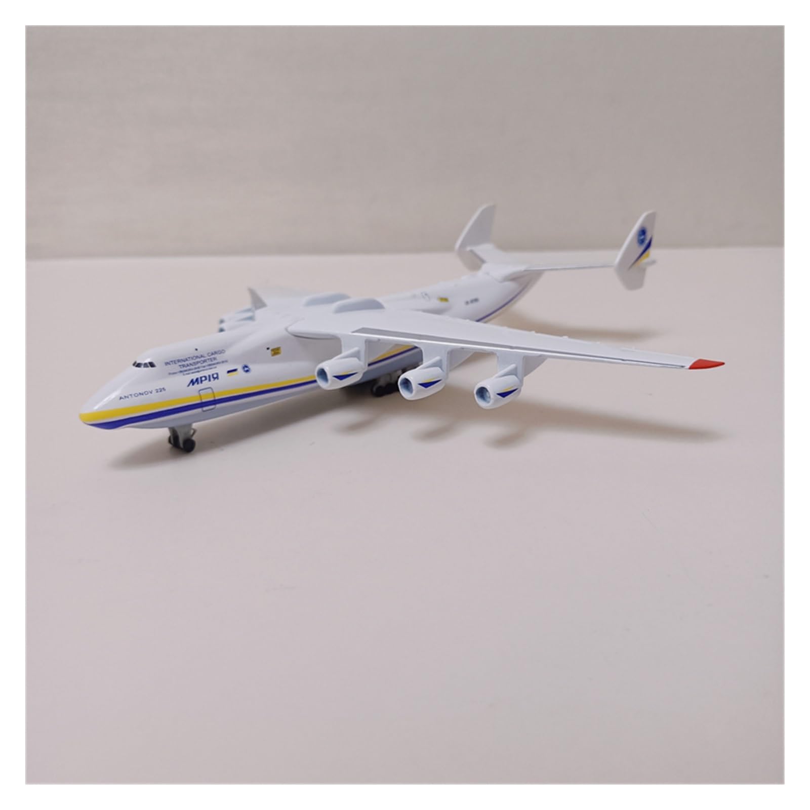 Amazon.co.jp: 飛行機模型飛行機おもちゃの飛行機模型 20 センチ