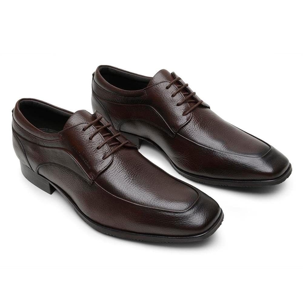 Sapato Derby Masculino Couro Antiderrapante Cadarço Casual Marrom 37 em promoção! Veja a oferta e mais achadinhos de Sapatos 9 Hoje é o melhor dia para comprar Sapato Derby Masculino Couro Antiderrapante Cadarço Casual Marrom 37 com aquele preço maroto! Promoção! Aproveite a oferta! 9