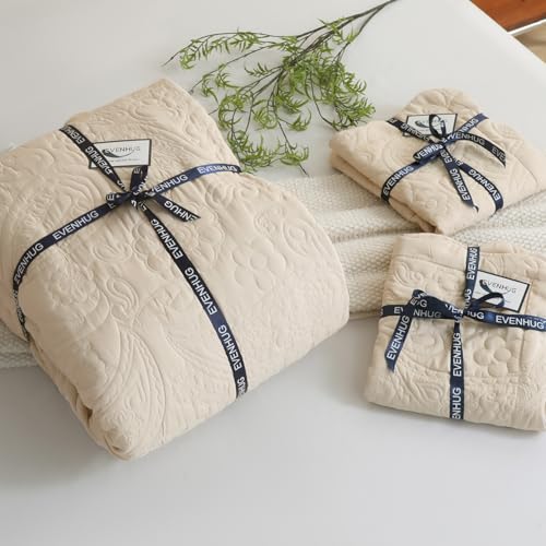 Image of EVENHUG Oversized King Quilt California King Size Lightweight Bedding Set Reversible Bedspread Coverlets for All Seasons 3 Piece (Beige 120 inchx128 inch)