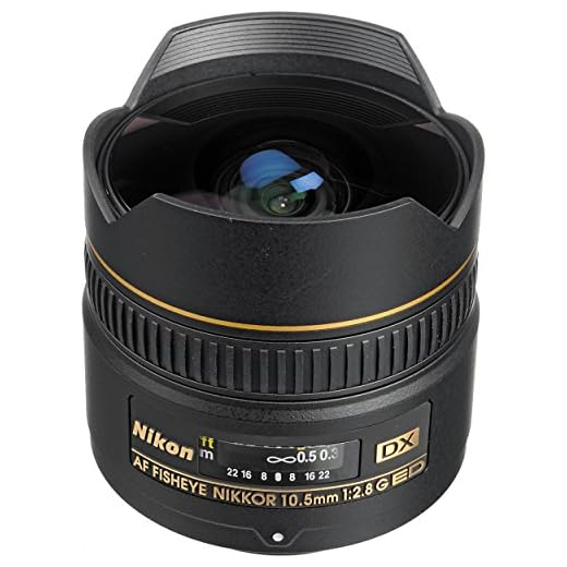 Nikon AF DX NIKKOR 10.5mm f/2.8G ED Fixed Zoom Fisheye Lens with Auto Focus for Nikon DSLR Cameras