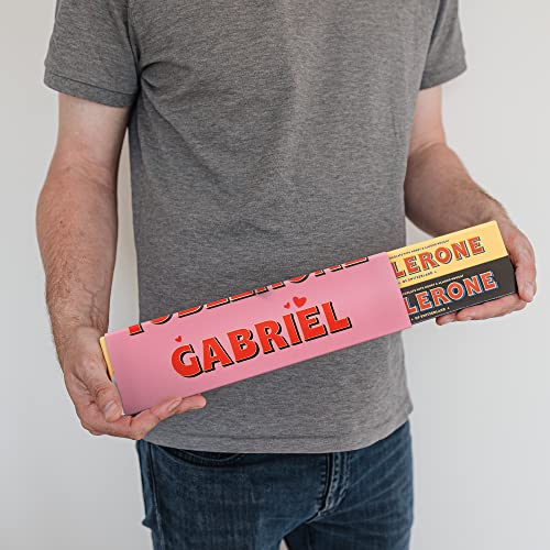 Barre géante Toblerone Amour personnalisée - Barre au chocolat XL Toblerone personnalisée avec le nom et le message, 8 barres au chocolat Toblerone à l'intérieur (800 Grammes - XL Amour) Cover