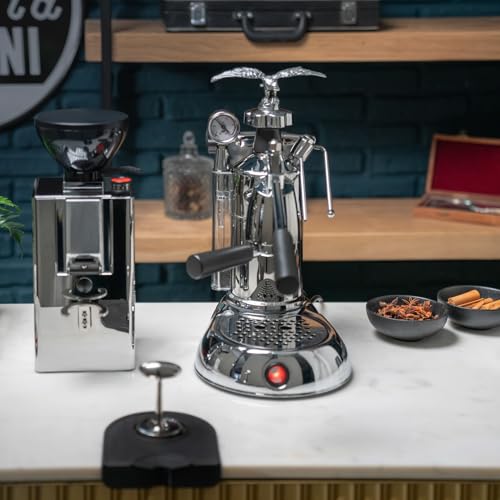 La Pavoni Milano, LPLMLN01EU Hebel-Espresso-Kaffeemaschine, Boilerheizung mit Manometer, 1,6-l-Wassertank, 2 52-mm-Filterhalter und 1/2-Tassen-/Wettkampffilter, 950 W, Verchromtes Messing – Bild 8