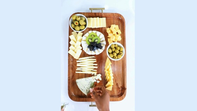 Amazon.com : Del Monte Garlic Stuffed Spanish Queen Olives, 9 oz