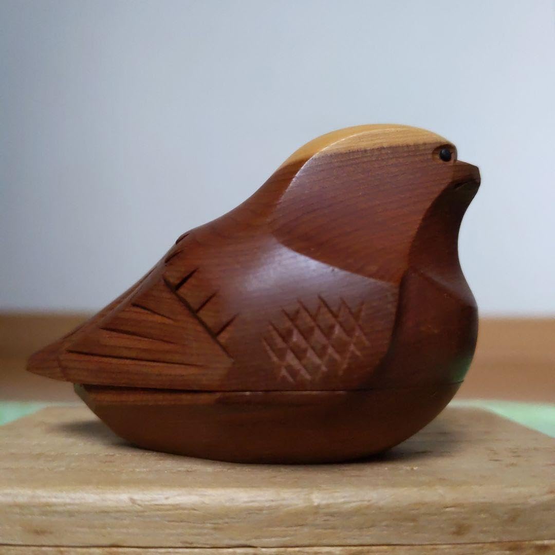 雀香合一位一刀彫 茶道具香合雀飛騨一位一刀彫西村公之作