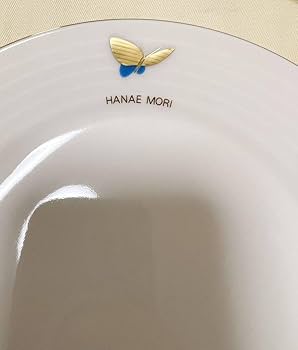 ホワイト 花模様 エンボス加工 皿森英恵 ホワイト 花模様 エンボス加工 皿森英恵 ホワイト 花模様