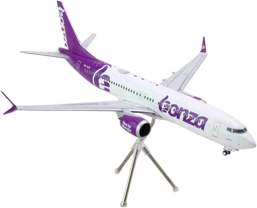 Amazon.com: GeminiJets Boeing 737 MAX 8 Commercial Aircraft Bonza