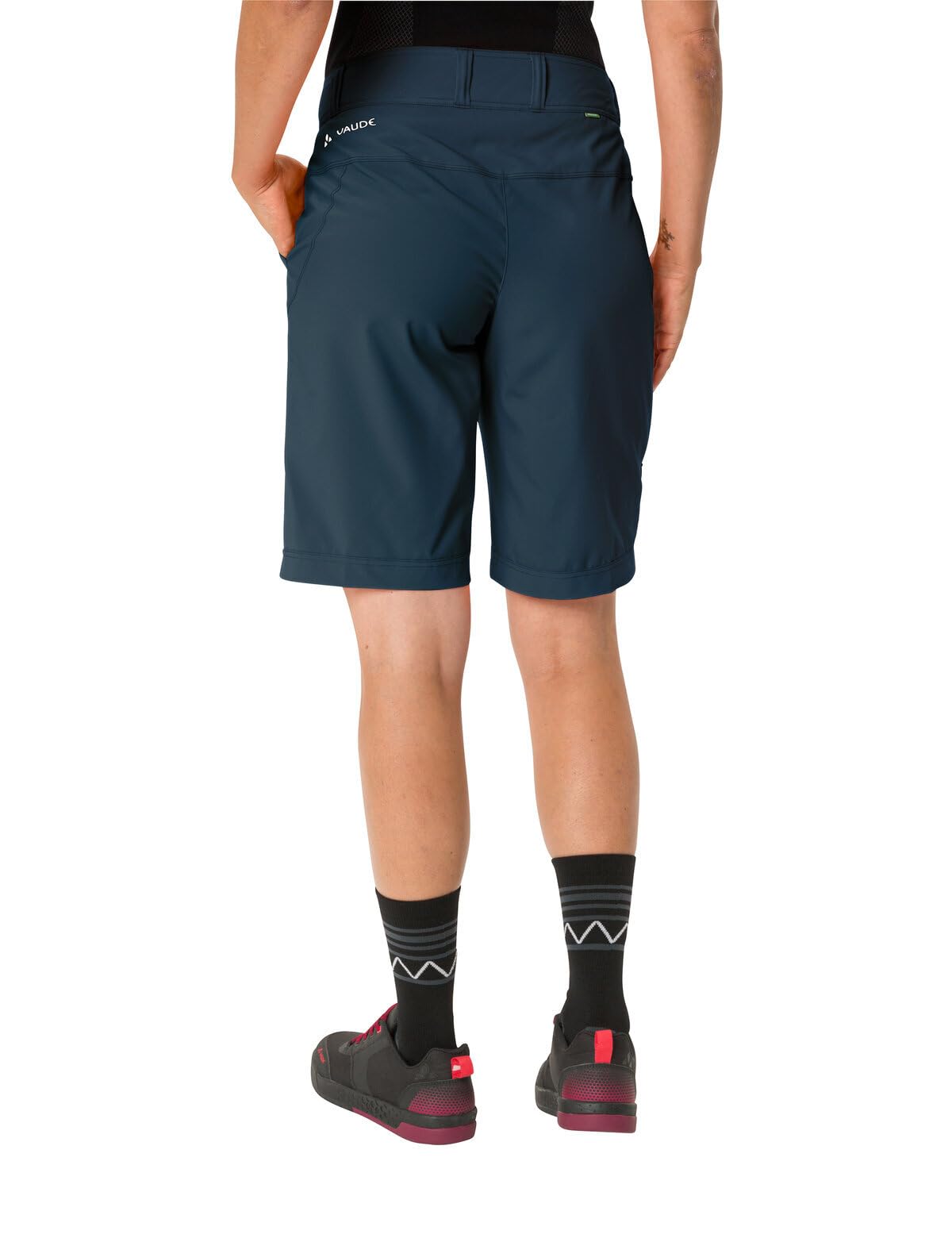 VAUDE Women's Ledro Shorts - Gepolsterte MTB-Shorts mit Innenhose - atmungsaktive & elastische Fahrradhose