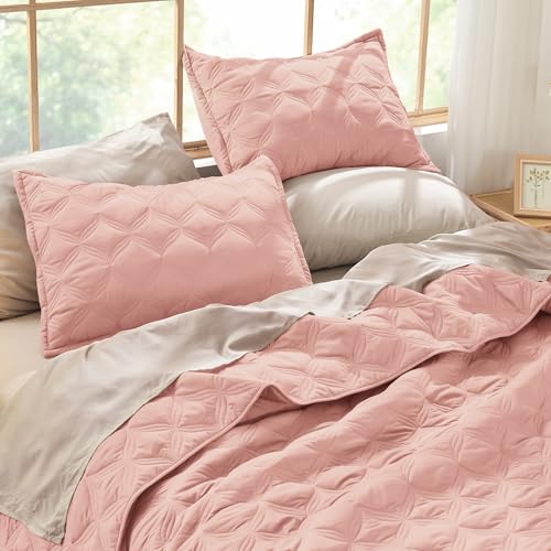 Image of Litanika Queen Quilt Bedding Set, Blush Pink Summer Lightweight Soft Comforter Bedspreads & Coverlets, Boho Farmhouse Bedding Cover Bed Decor All Season, 3 Pieces (1 Quilt, 2 Pillowcases)