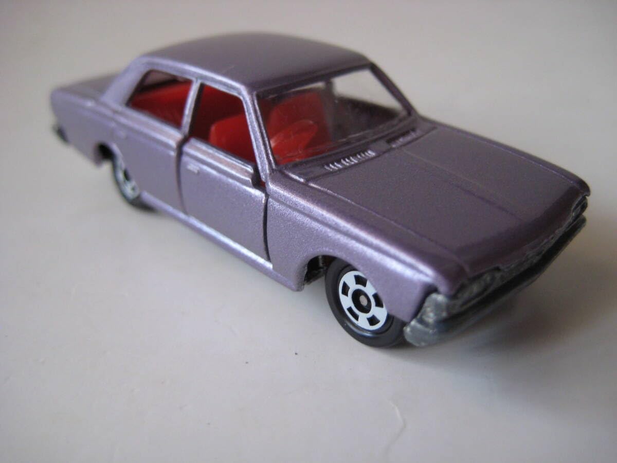 Amazon.co.jp: クラウン 小文字トミカ tomica CROWN MADE IN