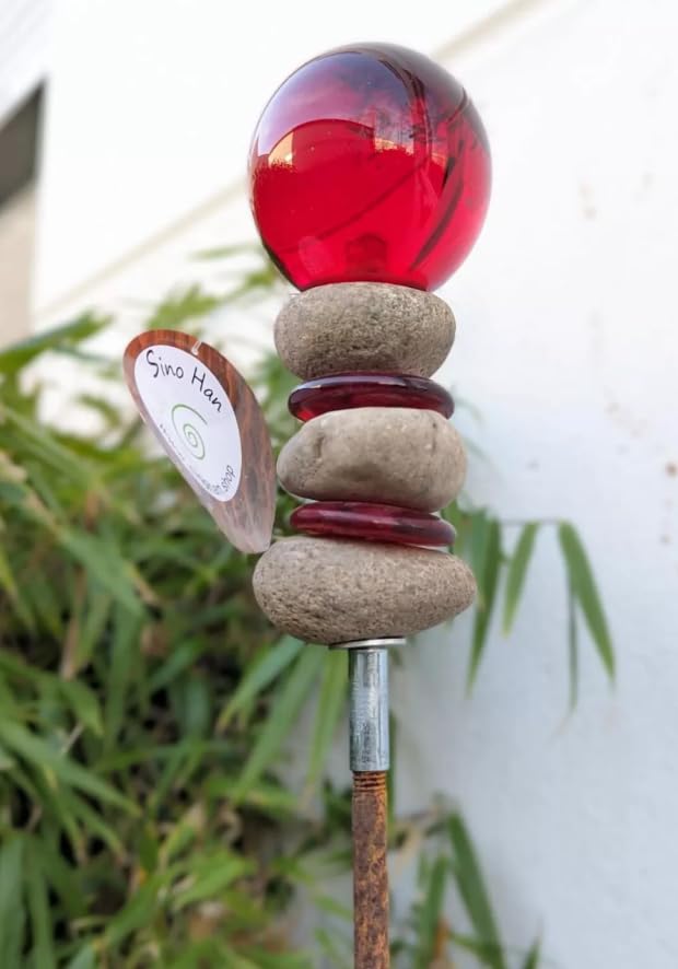 Zen Man Garteninspiration Gartenstecker H115cm mit Steinen und...