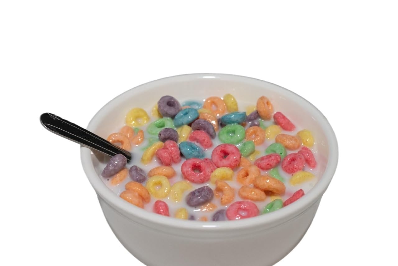 Artificial fruits for decorating parties The Colorful Bowl of Fruit Loops Cereal in Fake Milk is An Eye-Catching Prop for Photography, Advertising, or Food-Themed Interior Decoration. Home decoration,
