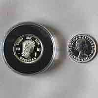 Queen クイーン 2022 ゴールド コイン ギターピック Amazon | QUEEN クイーン ブライアン・メイ コイン ギターピック