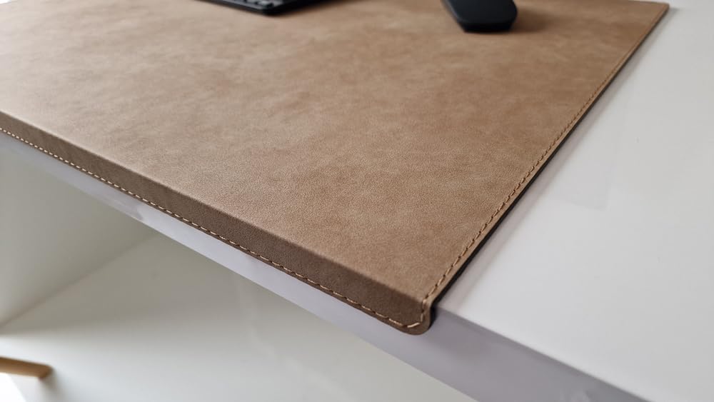 Gewinkelte Schreibtischunterlage mit Kantenschutz Nubuk Leder 90 x 47 Beige