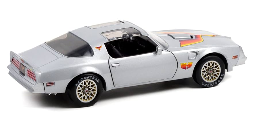 1977 PONTIAC FIREBIRD T/Aの1/18スケールモデル 1977 Pontiac Firebird T/A Trans Am Starlite Black with