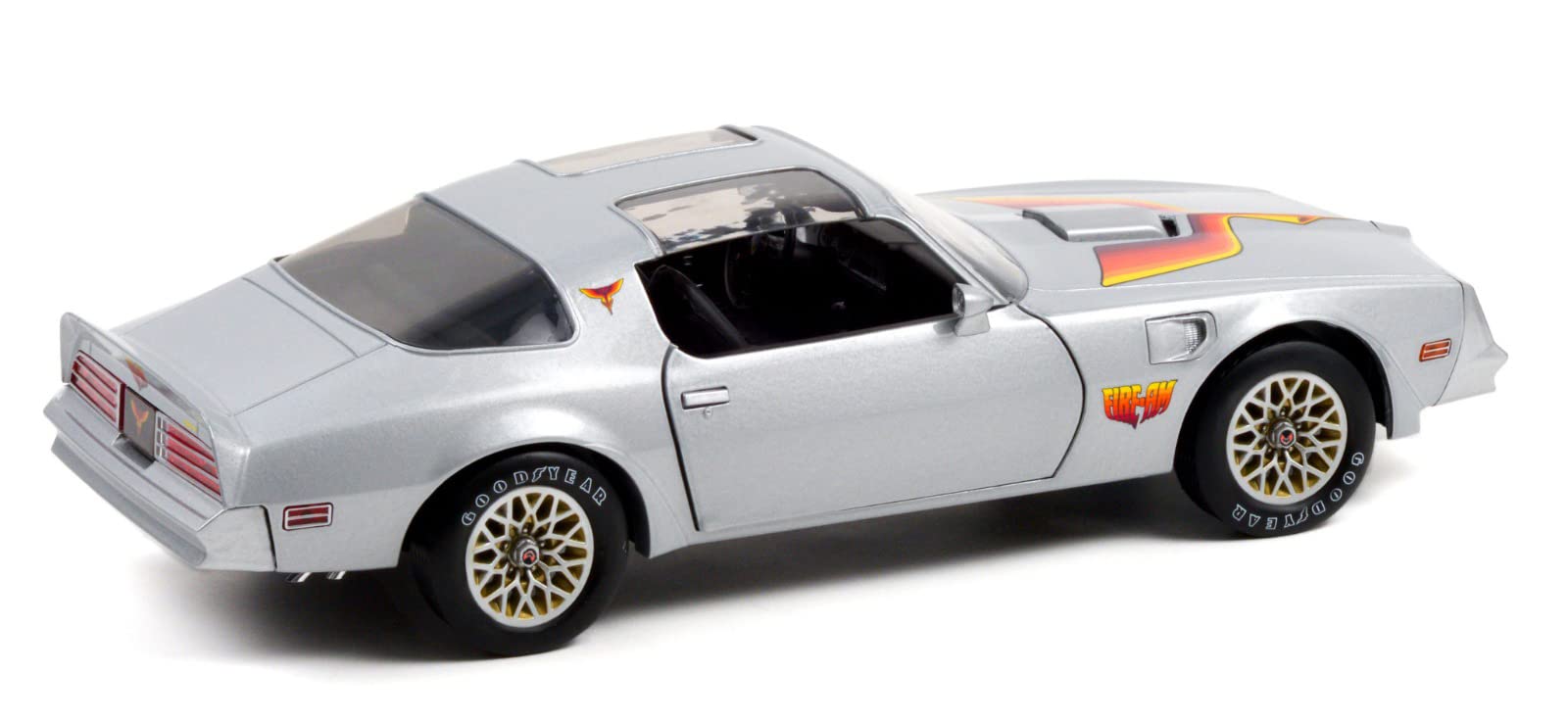 1977 PONTIAC FIREBIRD T/Aの1/18スケールモデル 1977-Pontiac-Firebird-Trans-Am