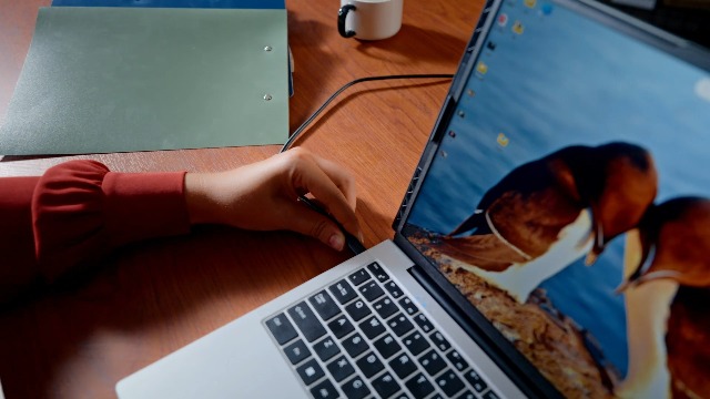 Amazon.co.jp: モバイルモニター 14インチ【超薄型0.4cm 超軽量0.6kg