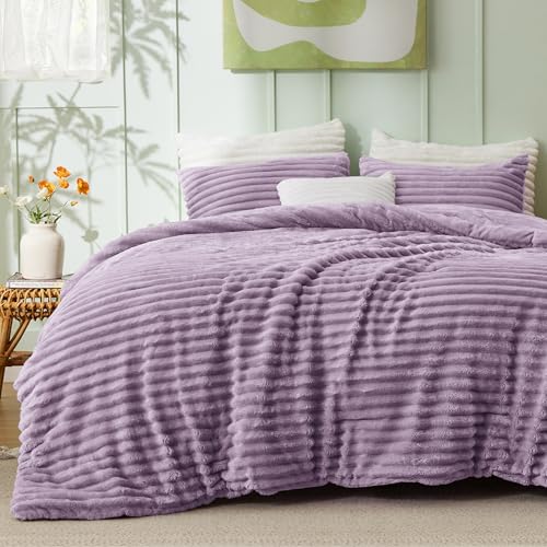 Bedsure Queen Comforter Set - GentleSoft™ 3 Pieces Fluffy Double-Side Fleece Comforter Set, Cozy Striped Room Decor Aesthetic, Luxury Light Purple Bedding Queen Size with 2 Pillowcases, 90x90 Inches