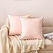 Zestaw 2 dekoracyjnych poszewek na poduszki z pomponami, jednokolorowe, dekoracyjne poszewki na poduszki, poduszki na kanapę, do sypialni, biura, samochodu, 100% poszewka na poduszkę z mikrofibry (40 x 40 cm, różowa)