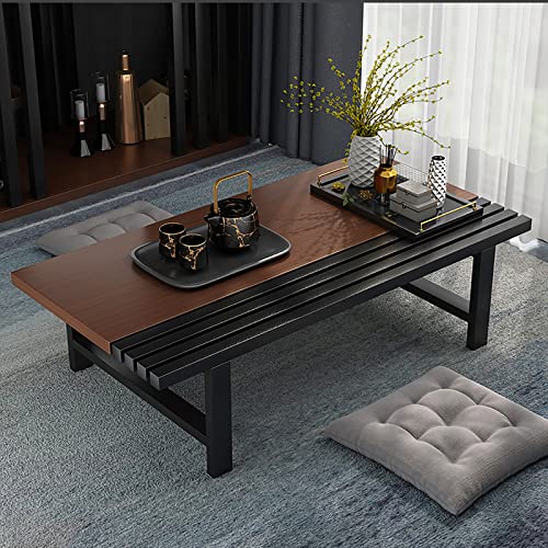 Table basse en bois compacte pour optimiser les petits salons au sol