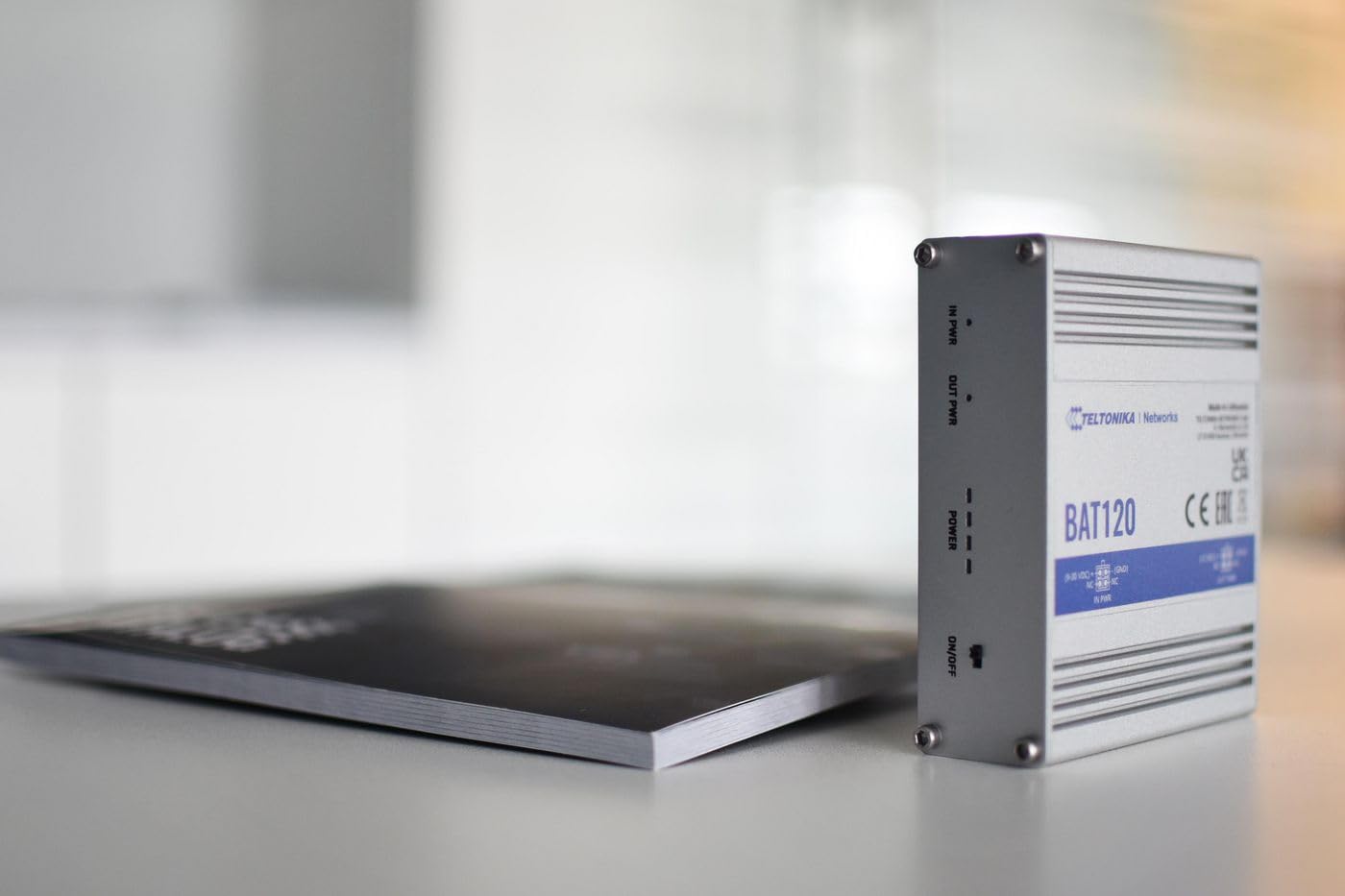 Gruppo di Continuità UPS Industriale DC | Alimentazione 9–30 V | Batteria Integrata 17 Wh | Protezione Sovratensione | Design Compatto