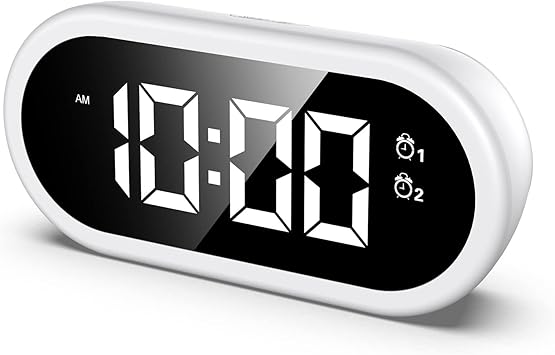 Amazon Co Jp 目覚まし時計 Ledデジタル時計 Usb充電ポート 0 100 調光可能 音量調節可能 内蔵バッテリー コンパクト 寝室時計 ベッドサイド ホワイト ホーム キッチン