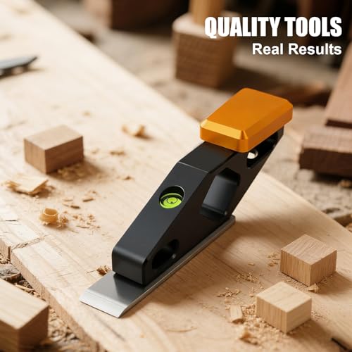 Block Plane with Built-in Level