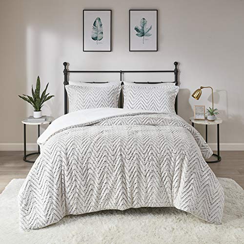 Madison Park Adelyn Ultra Soft Plush Faux Fur Chevron 3 Pieces Bedding Sets Bedroom Comforters, Full/Queen, Ivory by Madison Park - Used condition - US$23.42