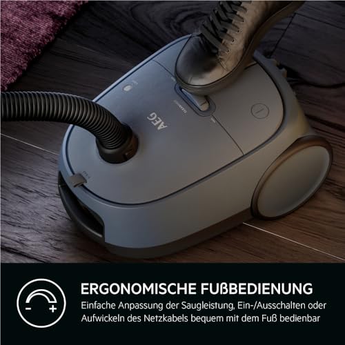 AEG CLEAN 6000 Staubsauger mit Beutel, Hohe Saugleistung, inkl. Zusatzdüsen, 50% Recyclingkunststoff, Ideal für Haustierbesitzer, Reinigen von Polstern, 12 m Kabel, 850 W, Blau, AB61C2DB