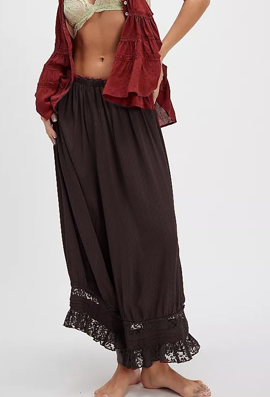 Seyumixi Women Lace Ruffled Long Bloomer Pants Lace Trim Pantaloons Elastic Waist Cropped Slip Pants Capri Pj Bottoms2