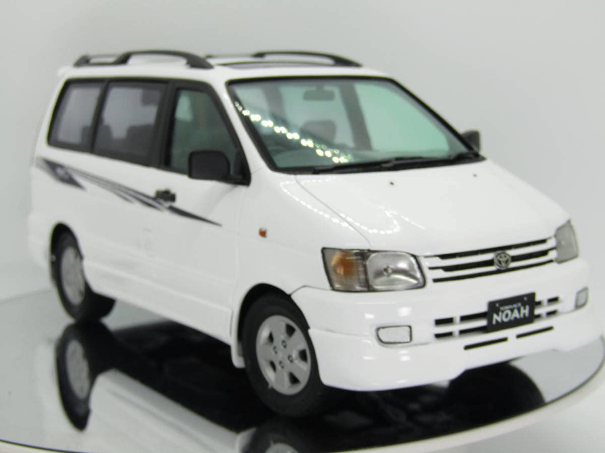 プラモデル完成品 アオシマ1/24 タウンエースノア バン仕様 1/24