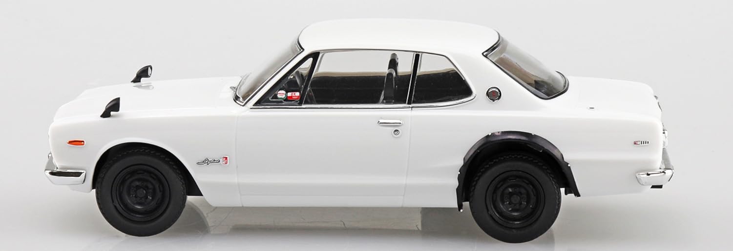 Aoshima Nissan C10 Skyline 2000GT-R - Kit modellino a scatto in scala 1:32, colore: Bianco