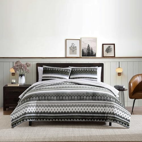 Image of Eddie Bauer - King Comforter Set, Reversible Plush Bedding with Matching Shams, Super Soft Luxurious Bedding Set, Oeko-Tex Certified (Shelton Fair Isle Green, King)