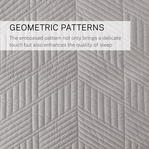 Exclusivo Mezcla Ultrasonic Twin Quilt Bedding Set, Lightweight Light Grey Bedspreads Soft Modern Geometric Coverlet Set for All Seasons (1 Quilt and 1 Pillow Sham)