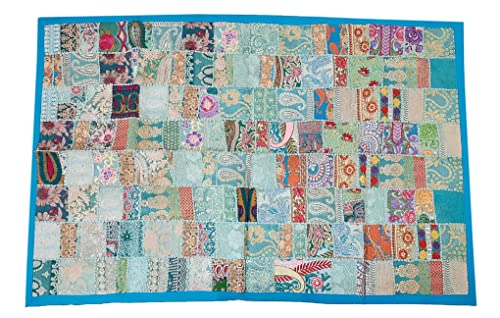 Tapisserie murale coton turquoise pour habiller un grand mur blanc